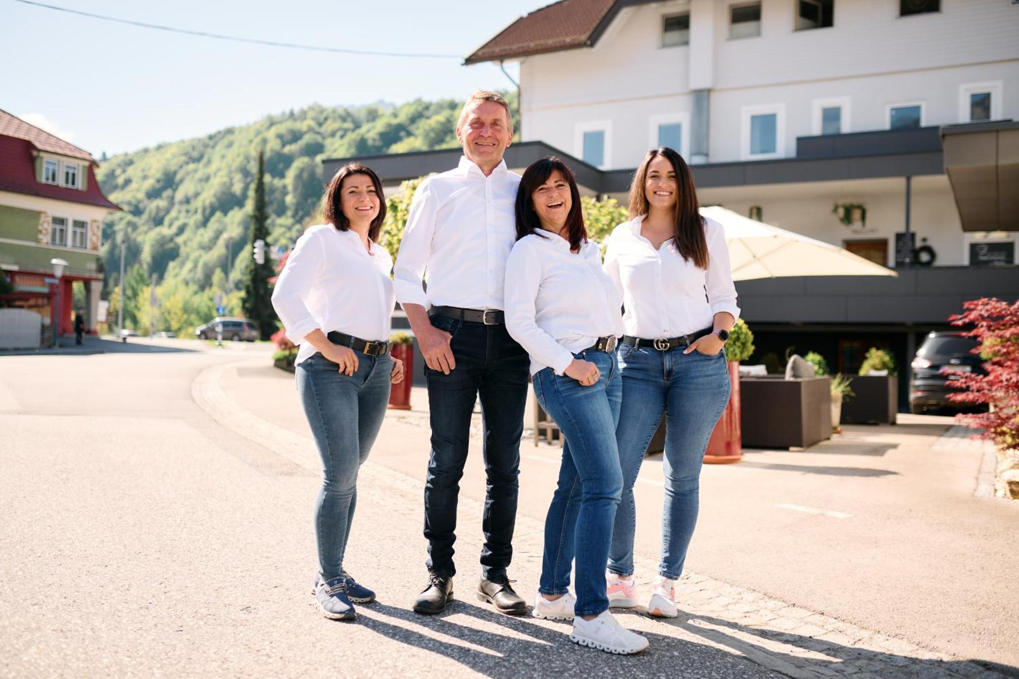 Wallner - Hotel & Wirt Arnoldstein Exterior foto